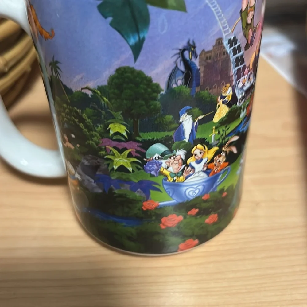 Disney coffe MUG Mickey disneyland grandma 3 D relief 14 oz